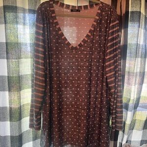 Polka dot stripe lily by firmiana top